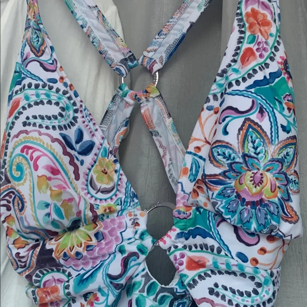 VENUS White Cover-Up with Multicolor Paisley One-Piece